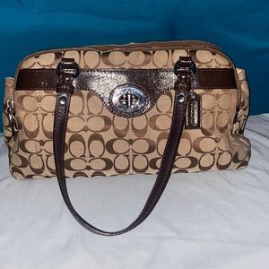 EUC COACH Beautiful Shoulder Bag